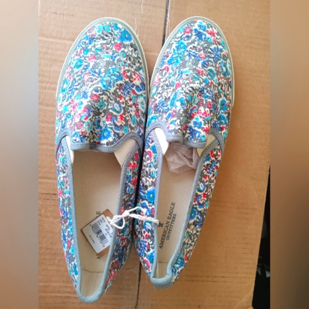 American Eagle flower print slip-on Shoes, US 11, New